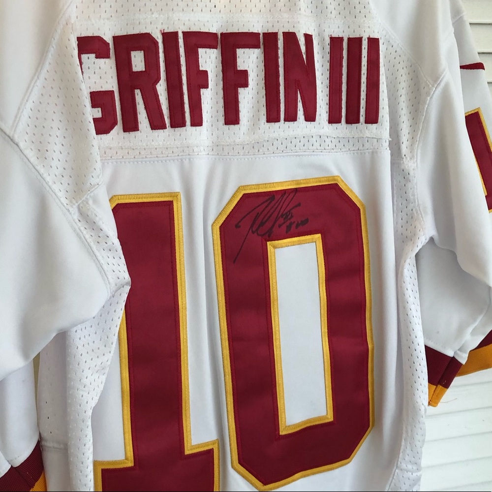 Signed Rg3 Redskins jersey - Picture 3 of 3